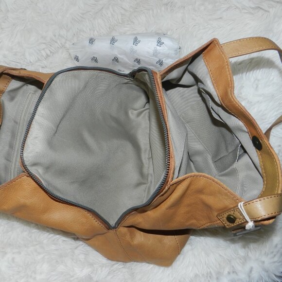 American Leather Liberty Leather Shoulder Bag Coffee Latte Smooth🆕 FAST😮💨⚡🚚 - Picture 11 of 16